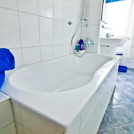 12 Ferienwohnung 아파트 *